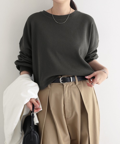 andme(アンドミー)の「ショート丈ワッフル長袖Tシャツ(Tシャツ/カットソー・レディース・杢グレー/オフホワイト/スミクロ・M)」の3枚目の写真