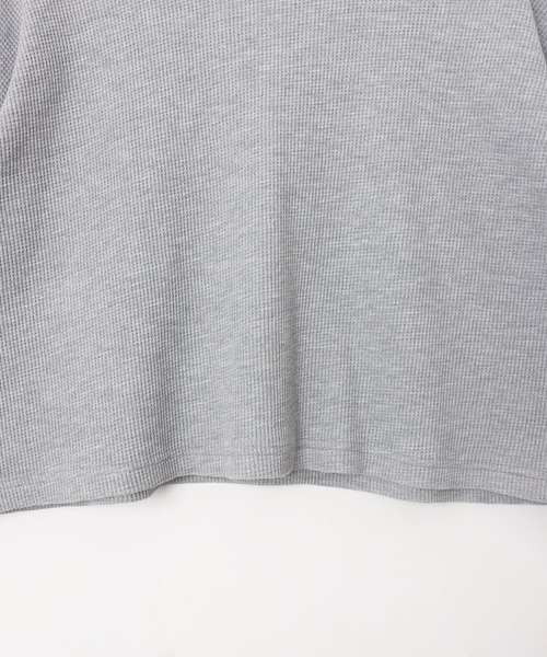 andme(アンドミー)の「ショート丈ワッフル長袖Tシャツ(Tシャツ/カットソー・レディース・杢グレー/オフホワイト/スミクロ・M)」の20枚目の写真