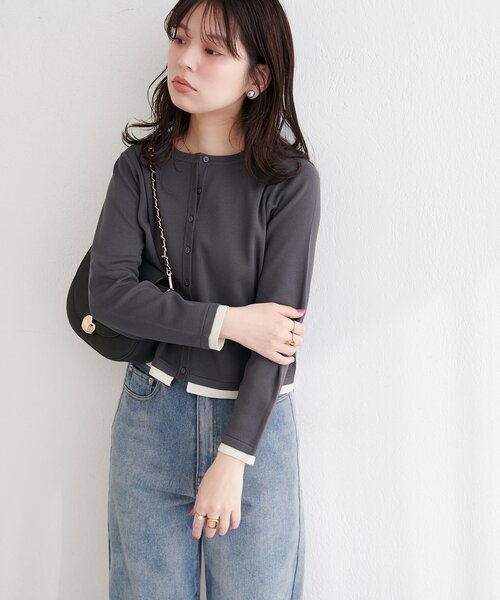 natural couture（ナチュラルクチュール）の「お家で洗える配色ちび釦カーディガン（カーディガン/ボレロ・レディース・サックスブルー/ピンク/オフホワイト/チャコールグレー・FREE）」の5枚目の写真