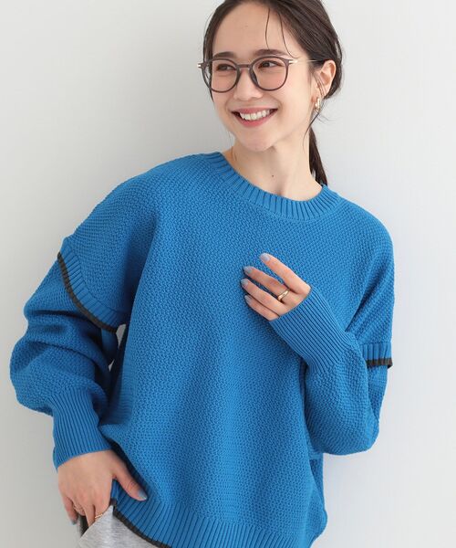 SHOO・LA・RUE（シューラルー）の「【前後2WAY】配色パイピングニット（ニット/セーター・レディース・オフホワイト/ブルー/ライトイエロー系・01/02/03/04）」の2枚目の写真