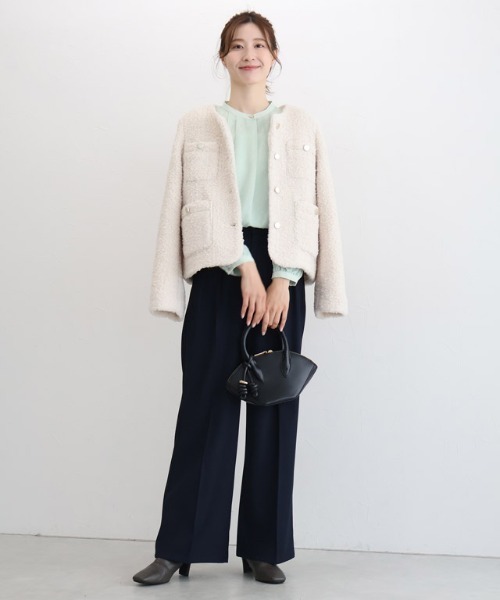 Pierrot(ピエロ)の「タックデザインドビーシフォンブラウス(シャツ/ブラウス・レディース・ライトベージュ/ネイビー/ミント・M/L)」の13枚目の写真