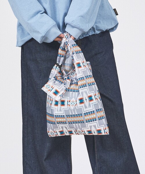 PENDLETON(ペンドルトン)の「【PENDLETON / ペンドルトン】SHOPPER With POUCH/ショッパーウィズポーチ/ユニセックス/【WEB限定】(エコバッグ/サブバッグ・メンズ・ライム/イエロー/ネイビー/グレー/ブラック/ベージュ/ブルー・フリー)」の3枚目の写真