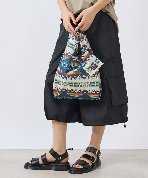 PENDLETON(ペンドルトン)の「【PENDLETON / ペンドルトン】SHOPPER With POUCH/ショッパーウィズポーチ/ユニセックス/【WEB限定】(エコバッグ/サブバッグ・メンズ・ライム/イエロー/ネイビー/グレー/ブラック/ベージュ/ブルー・フリー)」の6枚目の写真