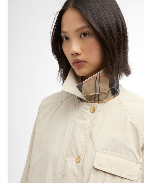 Barbour(バブアー)の「Debbie シャワープルーフジャケット(レディース)(その他アウター・レディース・クリーム/ブラック/オリーブ・8/10)」の8枚目の写真