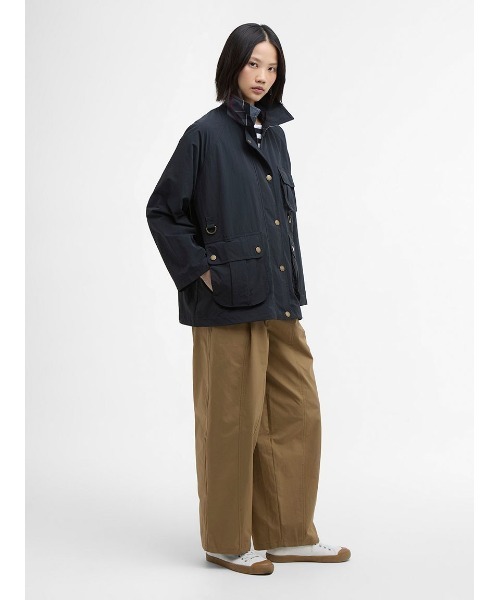 Barbour(バブアー)の「Debbie シャワープルーフジャケット(レディース)(その他アウター・レディース・クリーム/ブラック/オリーブ・8/10)」の19枚目の写真