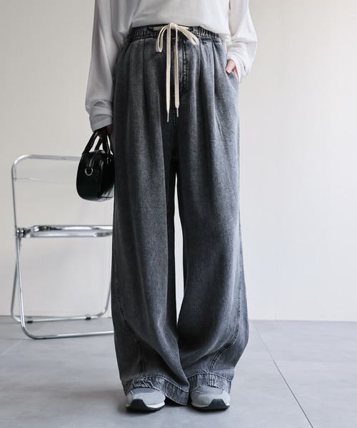 ap retro（アプレトロ）の「とろみデニム イージーワイドパンツ / 体型カバー・大人リラックス（デニムパンツ・レディース・ブルー系その他/ブラック系その他・FREE）」の3枚目の写真