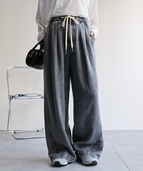 ap retro（アプレトロ）の「とろみデニム イージーワイドパンツ / 体型カバー・大人リラックス（デニムパンツ・レディース・ブルー系その他/ブラック系その他・FREE）」の6枚目の写真