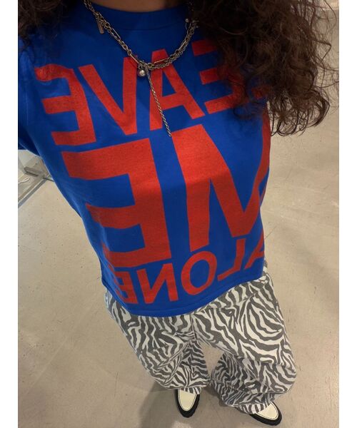 Oriens JOURNAL STANDARD（オリエンス ジャーナルスタンダード）の「《追加3》ビッグロゴプリント TEE（Tシャツ/カットソー・レディース・ブルー/ブラック/ホワイト・SMALL/MEDIUM）」の3枚目の写真