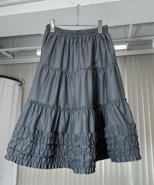 Never mind the XU / Chikashitsu+（ネバーマインド ザ エックスユー / チカシツプラス）の「【Nerd out XU】midium frill banding skirt / 【ナードアウトエックスユー】ミディアムフリルバンディングスカート <着用動画あり>（スカート・レディース・グレー/ブラック/ホワイト・S）」の7枚目の写真