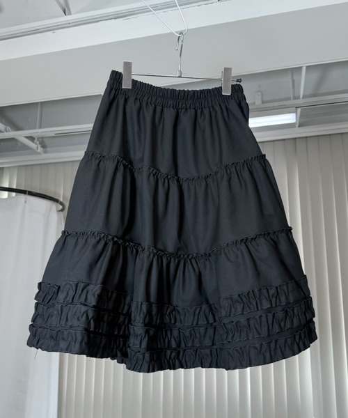 Never mind the XU / Chikashitsu+（ネバーマインド ザ エックスユー / チカシツプラス）の「【Nerd out XU】midium frill banding skirt / 【ナードアウトエックスユー】ミディアムフリルバンディングスカート <着用動画あり>（スカート・レディース・グレー/ブラック/ホワイト・S）」の17枚目の写真