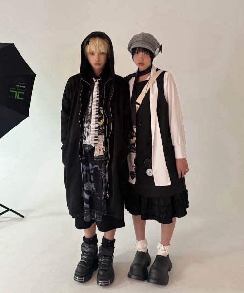 Never mind the XU / Chikashitsu+（ネバーマインド ザ エックスユー / チカシツプラス）の「【Nerd out XU】midium frill banding skirt / 【ナードアウトエックスユー】ミディアムフリルバンディングスカート <着用動画あり>（スカート・レディース・グレー/ブラック/ホワイト・S）」の14枚目の写真