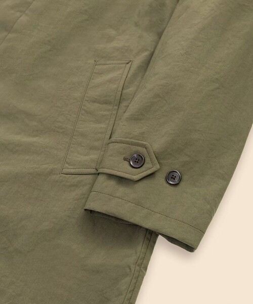 BROOKS BROTHERS(ブルックスブラザーズ)の「ナイロンタスラン ラグランスリーブ バルカラーコート(ステンカラーコート・メンズ・グリーン/ネイビー・LARGE/SMALL/MEDIUM)」の5枚目の写真