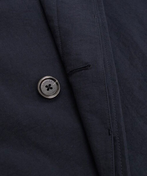 BROOKS BROTHERS(ブルックスブラザーズ)の「ナイロンタスラン ラグランスリーブ バルカラーコート(ステンカラーコート・メンズ・グリーン/ネイビー・LARGE/SMALL/MEDIUM)」の13枚目の写真