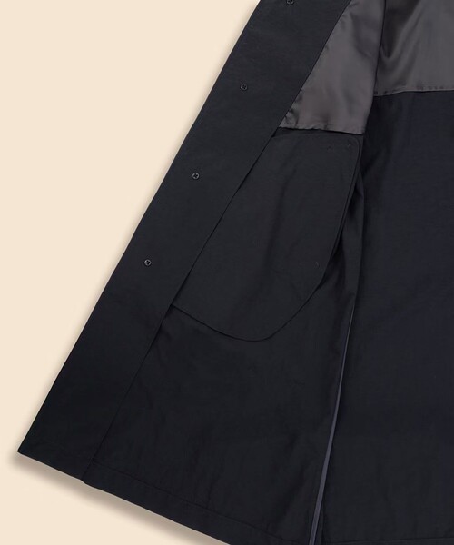 BROOKS BROTHERS(ブルックスブラザーズ)の「ナイロンタスラン ラグランスリーブ バルカラーコート(ステンカラーコート・メンズ・グリーン/ネイビー・LARGE/SMALL/MEDIUM)」の14枚目の写真