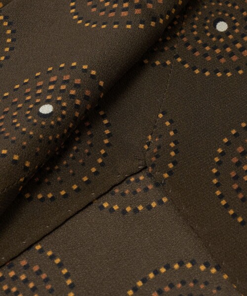 UNITED ARROWS（ユナイテッドアローズ）の「＜molteni＞サークル プリント アスコットタイ（ネクタイ・メンズ・ダークグレー/ベージュ/ダークブラウン・FREE）」の8枚目の写真