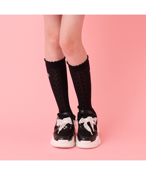 mezzo piano Junior（メゾピアノジュニア）の「透かし編みハイソックス（ソックス/靴下・キッズ・オフホワイト/ブラック・S(22-25cm)）」の2枚目の写真