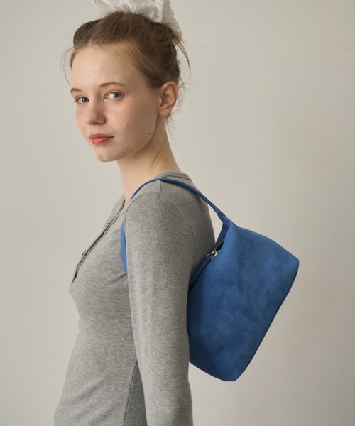 Birthday room(バースデイルーム)の「ミニスエードライクショルダーBAG/Mini suede-like shoulder bag(ショルダーバッグ・レディース・ブルー/ブラウン/ピンク・FREE)」の12枚目の写真