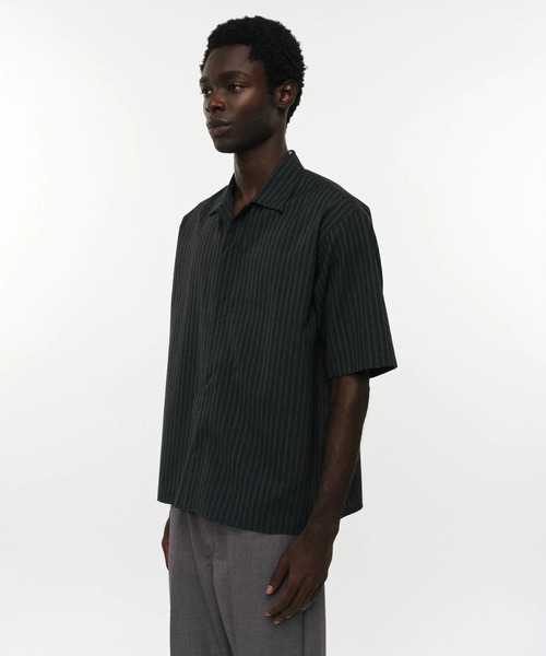 markaware（マーカウェア）の「【marka】2/72ウールトロピカルワッシャー / フライフロントオープンカラーS/Sシャツ / FLY FRONT OPEN COLLAR S/S SHIRT（シャツ/ブラウス・メンズ・ブラック/グレー・1/2）」の4枚目の写真