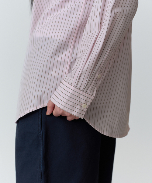 MUSINSA STANDARD WOMAN（ムシンサスタンダードウーマン）の「ウィメンズストライプリラックスドポプリンシャツ[ローズウォーター]（シャツ/ブラウス・レディース・その他・LARGE/X-SMALL/SMALL/MEDIUM）」の2枚目の写真
