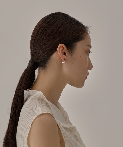 AFFECT(アフェクト)の「Impact “YUGAMI” Earring(イヤリング・レディース・シルバー/ゴールド・FREE)」の5枚目の写真