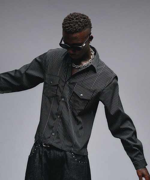 ANDER HUNK（アンダーハンク）の「W-Pocket Metal Button Shirt / Wポケットメタルボタンシャツ（シャツ/ブラウス・メンズ・ライトグレー/ブラック×ホワイト/ブラック/グレー×ホワイト/レッド・SMALL/LARGE/MEDIUM）」の15枚目の写真