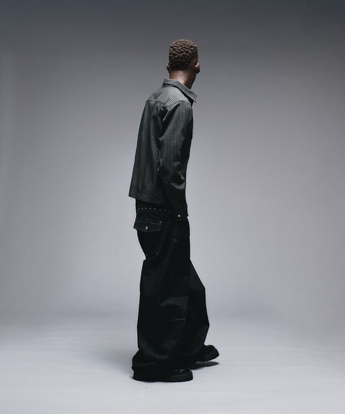 ANDER HUNK(アンダーハンク)の「W-Pocket Metal Button Shirt / Wポケットメタルボタンシャツ(シャツ/ブラウス・メンズ・ライトグレー/ブラック×ホワイト/ブラック/グレー×ホワイト/レッド/ブラウン・SMALL/LARGE/MEDIUM)」の22枚目の写真