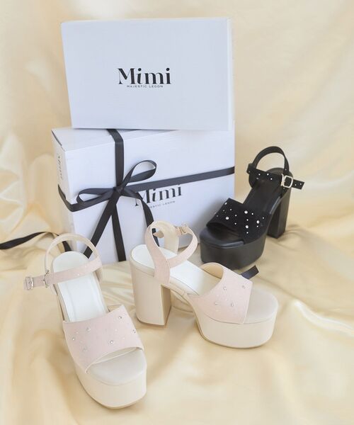 MAJESTIC LEGON（マジェスティックレゴン）の「軽盛れヒールビジューサンダル（サンダル・レディース・アイボリー/ブラック・SMALL/MEDIUM/LARGE/X-LARGE）」の5枚目の写真