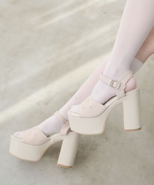 MAJESTIC LEGON（マジェスティックレゴン）の「軽盛れヒールビジューサンダル（サンダル・レディース・アイボリー/ブラック・SMALL/MEDIUM/LARGE/X-LARGE）」の16枚目の写真