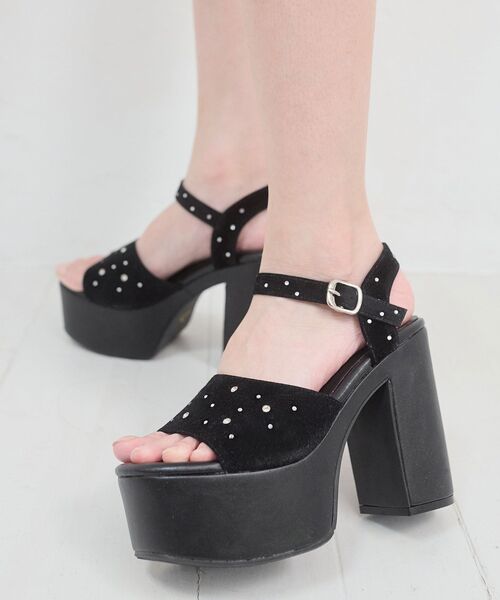 MAJESTIC LEGON（マジェスティックレゴン）の「軽盛れヒールビジューサンダル（サンダル・レディース・アイボリー/ブラック・SMALL/MEDIUM/LARGE/X-LARGE）」の11枚目の写真