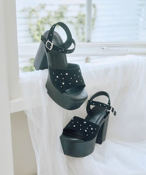 MAJESTIC LEGON（マジェスティックレゴン）の「軽盛れヒールビジューサンダル（サンダル・レディース・アイボリー/ブラック・SMALL/MEDIUM/LARGE/X-LARGE）」の7枚目の写真