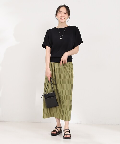 SHOO・LA・RUE(シューラルー)の「【毎日洗える/ひんやり/UV/S-LL】二の腕隠れる さらっとドルマン半袖ニット(ニット/セーター・レディース・アイボリー/ブラック/イエロー系その他/アイボリー系2/グレー系7/ブルー/ダークブラウン系2/ピンク系・01/02/03/04)」の15枚目の写真