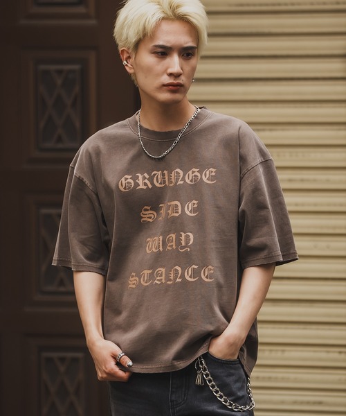 En serio TOKYO(エンソリオトーキョー)の「【SIDEWAYSTANCE】ブラックレターロゴ半袖グランジTシャツ 70479(Tシャツ/カットソー・メンズ・ブラック/ブラウン・SMALL/MEDIUM/X-LARGE/LARGE)」の13枚目の写真