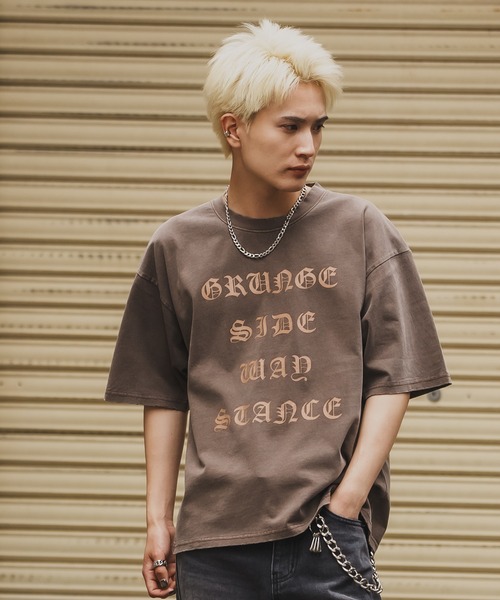 En serio TOKYO(エンソリオトーキョー)の「【SIDEWAYSTANCE】ブラックレターロゴ半袖グランジTシャツ 70479(Tシャツ/カットソー・メンズ・ブラック/ブラウン・SMALL/MEDIUM/X-LARGE/LARGE)」の11枚目の写真
