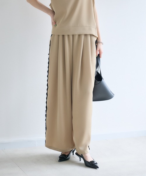 Paradise Picnic（パラダイスピクニック）の「TRANOI. ヴィンテージサテンフリルパンツ（その他パンツ・レディース・ブラック/ベージュ・FREE）」の2枚目の写真