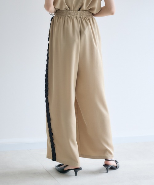 Paradise Picnic（パラダイスピクニック）の「TRANOI. ヴィンテージサテンフリルパンツ（その他パンツ・レディース・ブラック/ベージュ・FREE）」の4枚目の写真