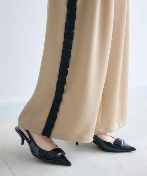 Paradise Picnic（パラダイスピクニック）の「TRANOI. ヴィンテージサテンフリルパンツ（その他パンツ・レディース・ブラック/ベージュ・FREE）」の8枚目の写真