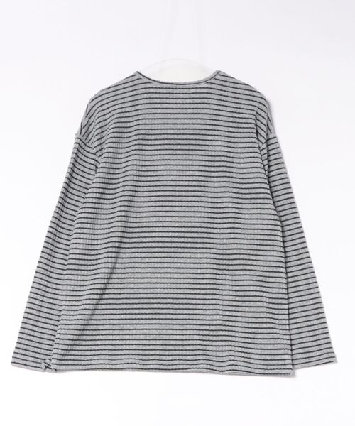 Never mind the XU / Chikashitsu+(ネバーマインド ザ エックスユー / チカシツプラス)の「【nmtc+】diagonal button border long sleeve / 【エヌエムティーシープラス】ダイアゴナルボタンボーダー長袖Tシャツ(Tシャツ/カットソー・メンズ・グレー/チャコール・ONE SIZE)」の7枚目の写真
