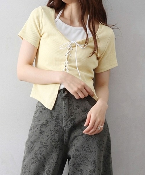 SpRay(スプレイ)の「【1枚でおしゃれ完成/時短】レースアップフェイクレイヤードトップス(Tシャツ/カットソー・レディース・ブラック/ベージュ/ブラウン/サックスブルー/ピンク/イエロー/ライトグリーン/アイボリー/ボルドー・FREE)」の7枚目の写真