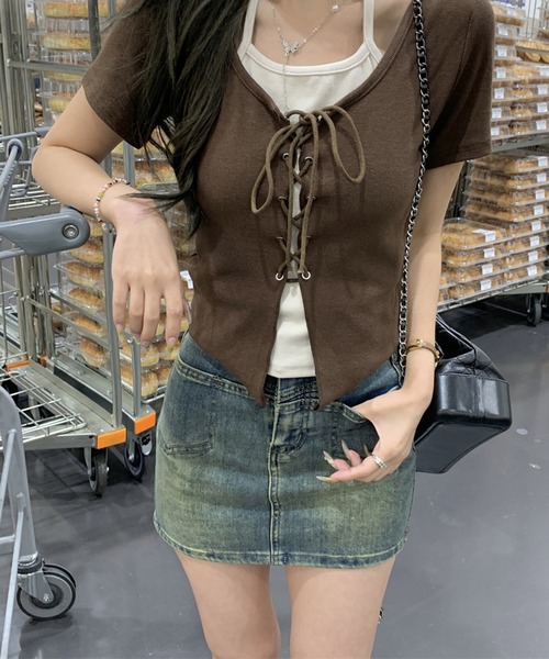 SpRay(スプレイ)の「【1枚でおしゃれ完成/時短】レースアップフェイクレイヤードトップス(Tシャツ/カットソー・レディース・ブラック/ベージュ/ブラウン/サックスブルー/ピンク/イエロー/ライトグリーン/アイボリー/ボルドー・FREE)」の13枚目の写真
