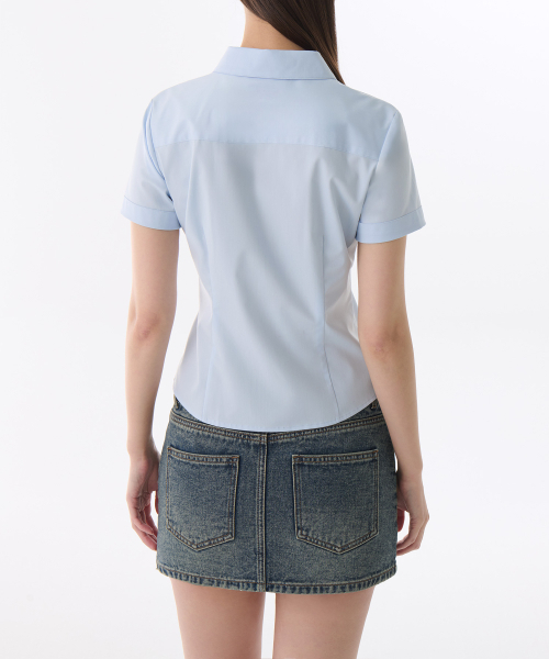 MUSINSA STANDARD WOMAN（ムシンサスタンダードウーマン）の「ウィメンズリンクルフリー スリムフィット 半袖シャツ [スカイブルー]（シャツ/ブラウス・レディース・その他・X-SMALL/SMALL/MEDIUM/LARGE/X-LARGE）」の4枚目の写真