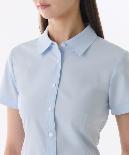 MUSINSA STANDARD WOMAN（ムシンサスタンダードウーマン）の「ウィメンズリンクルフリー スリムフィット 半袖シャツ [スカイブルー]（シャツ/ブラウス・レディース・その他・X-SMALL/SMALL/MEDIUM/LARGE/X-LARGE）」の5枚目の写真