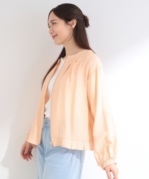 SHOO・LA・RUE(シューラルー)の「【洗濯機可/UV/S-LL】程よい透け感 襟元タック シアーブルゾン(ブルゾン・レディース・ブラウン系/オフホワイト/ブラック/オレンジ系・01/02/03/04)」の18枚目の写真