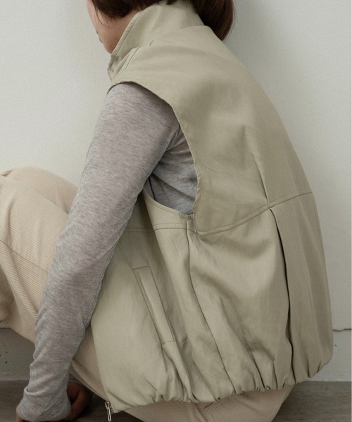 lawgy(ラウジー)の「stand neck zip front panel vest / スタンドネックジップフロントパネルベスト(ベスト・レディース・ライトブルー/ベージュ・FREE)」の8枚目の写真
