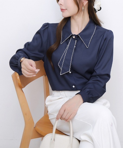 Beststore(ベストストア)の「「大人可愛いアクセント」波打つ縁取りデザインのフェミニン長袖ボータイブラウス(シャツ/ブラウス・レディース・ネイビー/テラコッタ/ホワイト/ブルー/ライトベージュ・M/L)」の13枚目の写真