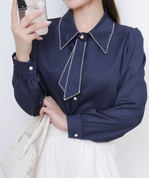 Beststore(ベストストア)の「「大人可愛いアクセント」波打つ縁取りデザインのフェミニン長袖ボータイブラウス(シャツ/ブラウス・レディース・ネイビー/テラコッタ/ホワイト/ブルー/ライトベージュ・M/L)」の17枚目の写真