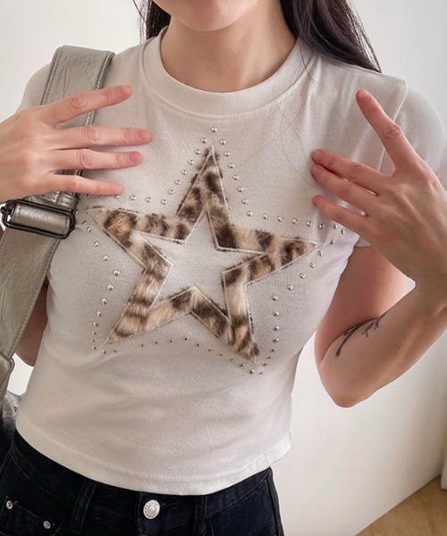 lilful(リルフル)の「【26年春夏新作】レオパード柄ファー&スタッズアクセント スターモチーフ半袖ピチT(Tシャツ/カットソー・レディース・ホワイト/ブラック・F)」の10枚目の写真