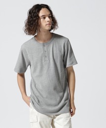 AVIREX（アヴィレックス）の「《DAILY デイリー》THERMAL HENRY NECK T-SHIRT   サーマル ヘンリーネック半袖Tシャツ   AVIREX   アヴィレックス（Tシャツ/カットソー）」