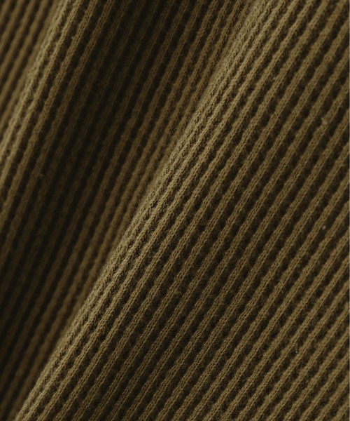 AVIREX(アヴィレックス)の「《DAILY/デイリー》THERMAL HENLEY NECK T-SHIRT / サーマル ヘンリーネック半袖Tシャツ / AVIREX / アヴィレックス(Tシャツ/カットソー・メンズ・グレー/オフホワイト/ネイビー/オリーブ/ブラック・X-LARGE/XX-LARGE/LARGE/SMALL/MEDIUM)」の13枚目の写真
