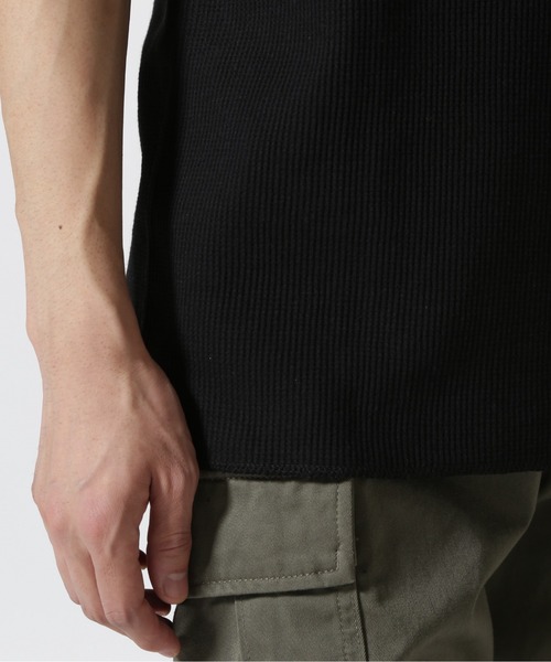 AVIREX(アヴィレックス)の「《DAILY/デイリー》THERMAL HENLEY NECK T-SHIRT / サーマル ヘンリーネック半袖Tシャツ / AVIREX / アヴィレックス(Tシャツ/カットソー・メンズ・グレー/オフホワイト/ネイビー/オリーブ/ブラック・X-LARGE/XX-LARGE/LARGE/SMALL/MEDIUM)」の9枚目の写真