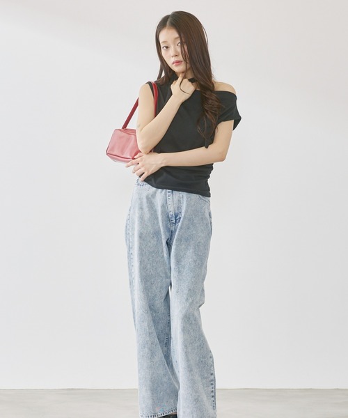 P.V.T（ピーブイティー）の「ワンショルダーアレンジデザインPO（Tシャツ/カットソー・レディース・Black/White/Red・F）」の6枚目の写真